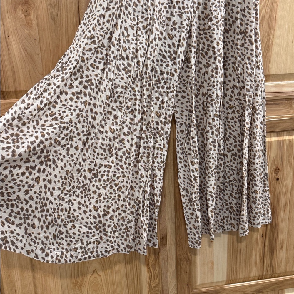 Petal & Pup Animal Print Extra Wide Leg Cropped High Waist Flowy Pants Size XS - Picture 7 of 15